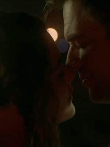 tony and ziva kiss