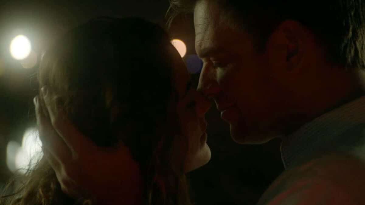 tony and ziva kiss