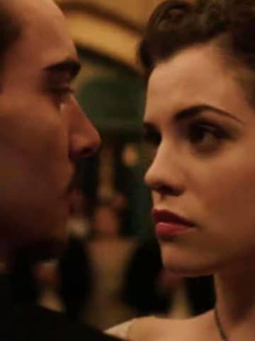 Mina and Dracula dancing in a romantic moment