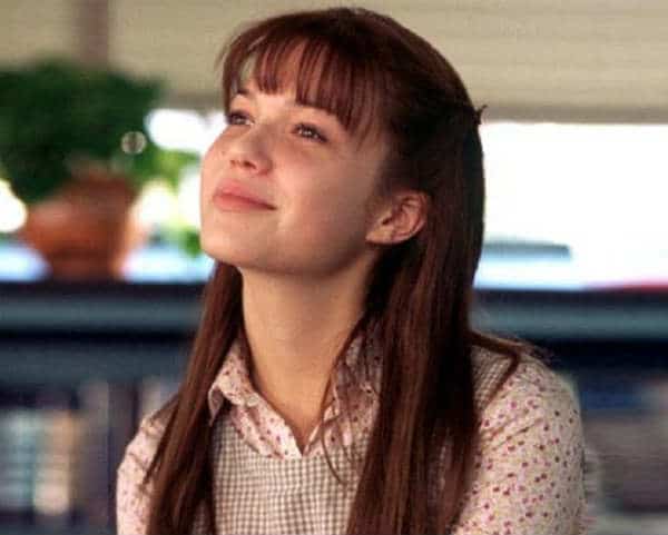 Top 40 Introverted and Shy Female Characters in Film and Television - Jamie from A Walk to Remember