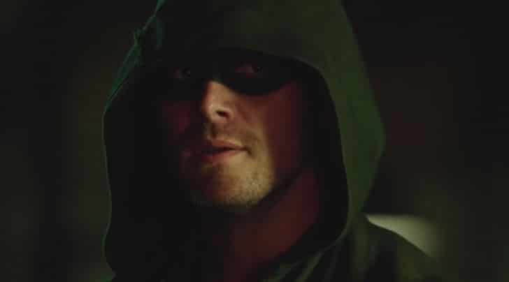 Oliver looks at Felicity