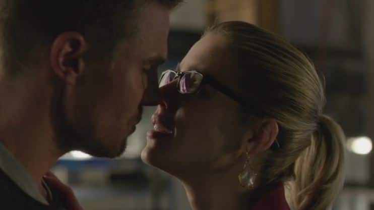 Oliver and Felicity dream kiss 4