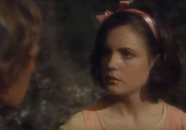Snow White Faerie Tale Theater still with Elizabeth McGovern.