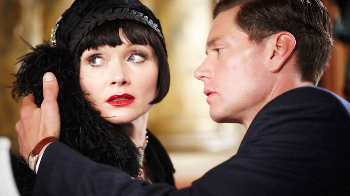 miss fisher and jack in a near kiss
