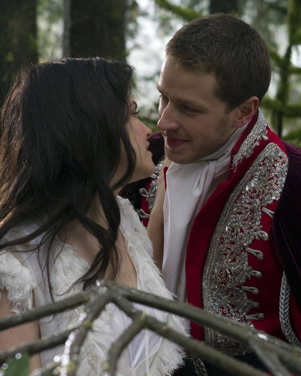 once upon a time still of snow and charming