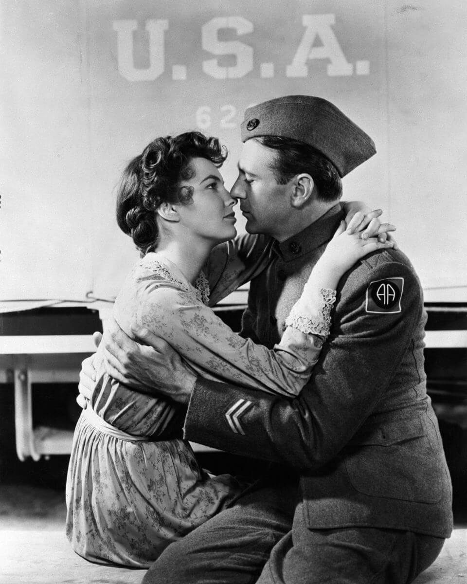 Sergeant York publicity still of Joan Leslie and Gary Cooper 