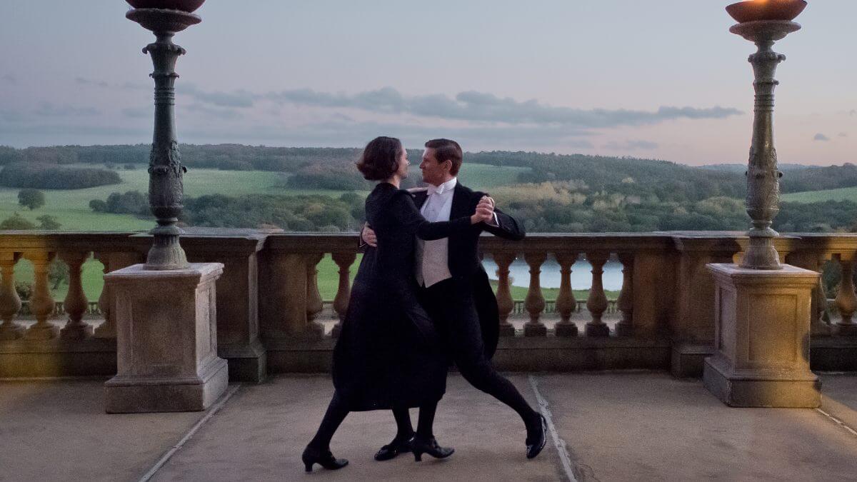 Lucy and Tom in Downton Abbey film 2019