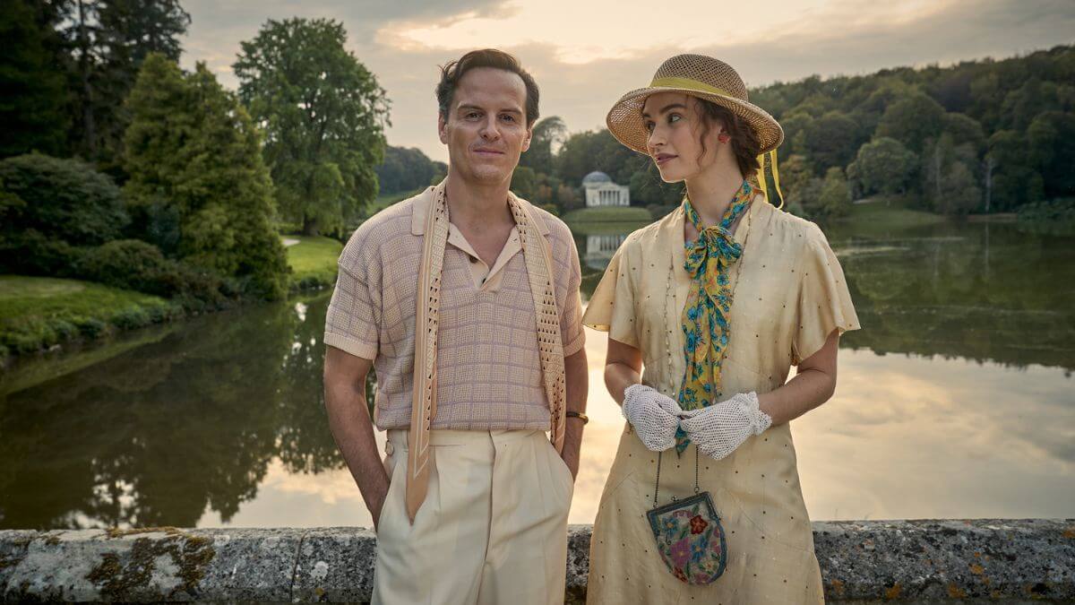 Pictured (L-R): Andrew Scott (Lord Merlin), Lily James (Linda Radlett) in The Pursuit of Love.