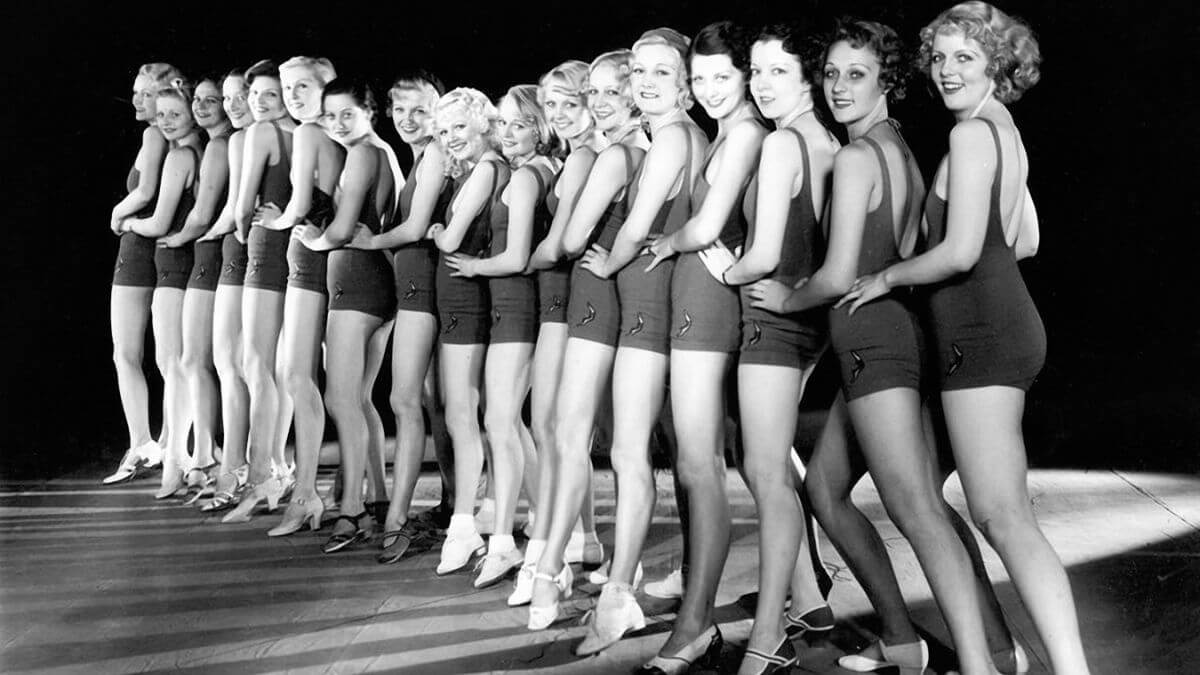 Footlight Parade 1933 promo image of female dancers