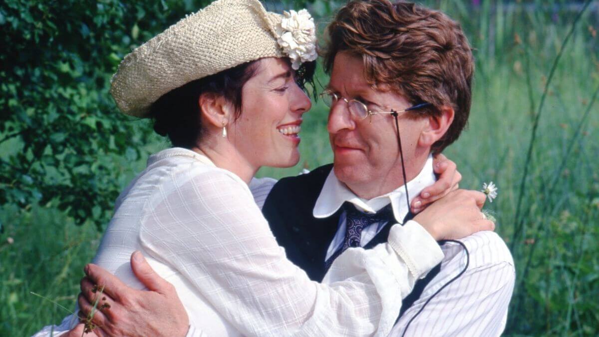 A sweet moment between an Edwardian couple. They are Olivia King and Jasper Dale in the TV show, Avonlea.